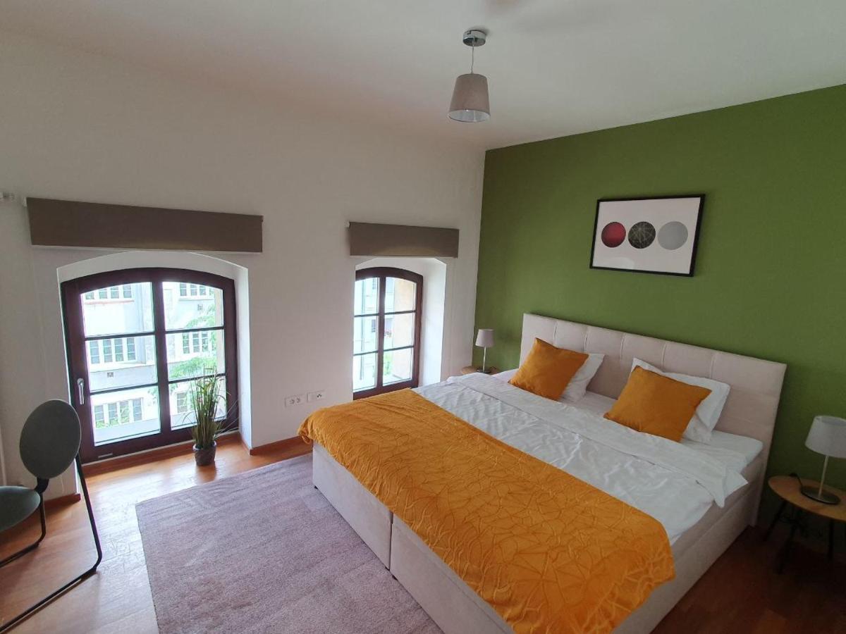 With 4 Bedrooms Lejlighed *